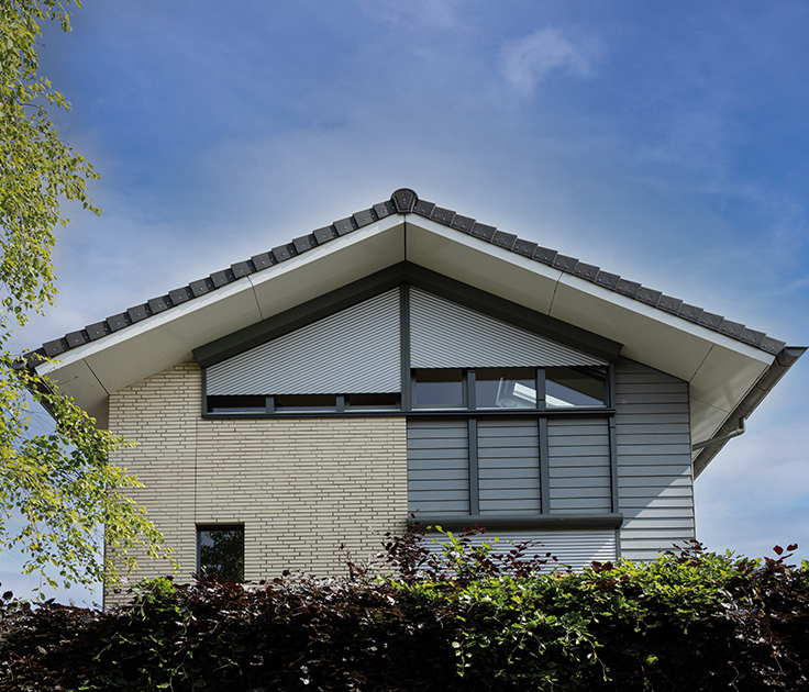 Moderne Rollladen von Rolladen Sen – Sicht- und Wärmeschutz für Fenster und Türen in hochwertiger Aluminium-Ausführung. Beispielhafte Darstellung.